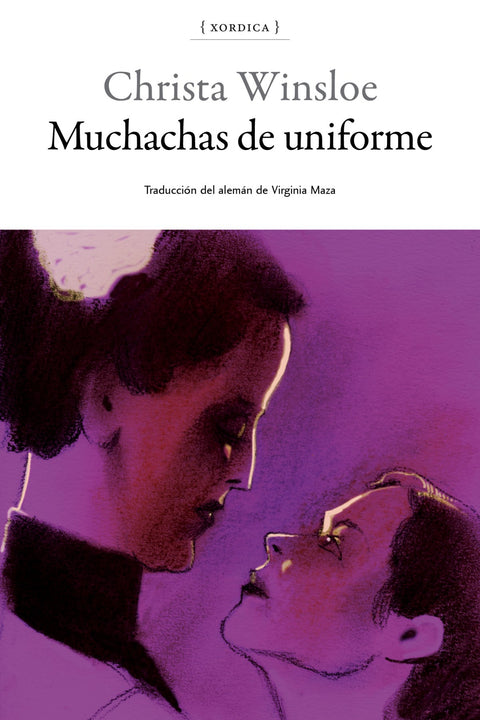  MUCHACHAS DE UNIFORME 