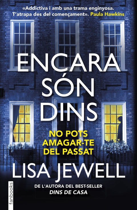  Encara són dins 