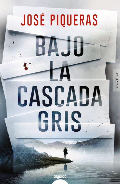  Bajo la cascada gris 