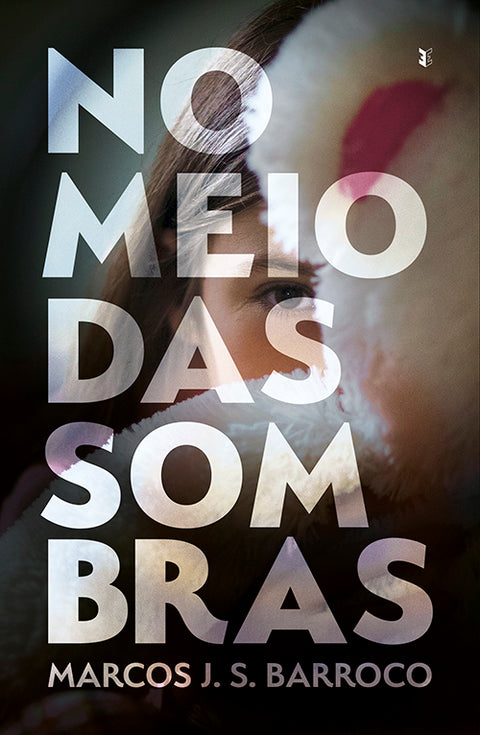  No meio das sombras 